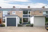 Woning Eemsteyn 11 Hendrik-Ido-Ambacht