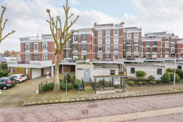 Woning Westzijde 480 ZAANDAM