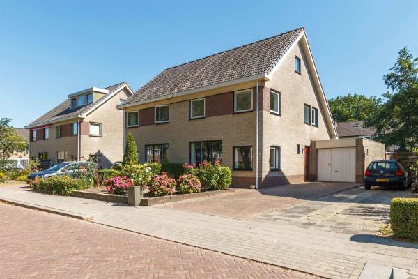 Woning Dr.Wumkesstraat 18 Buitenpost