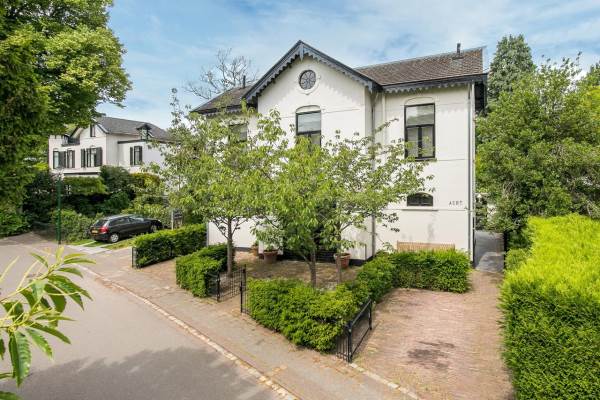 Woning Peerlkamplaan 8 Hilversum