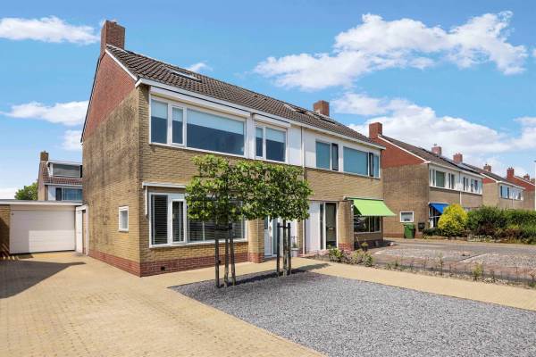 Woning Klaas van der Meijstrjitte 24 Bitgummole