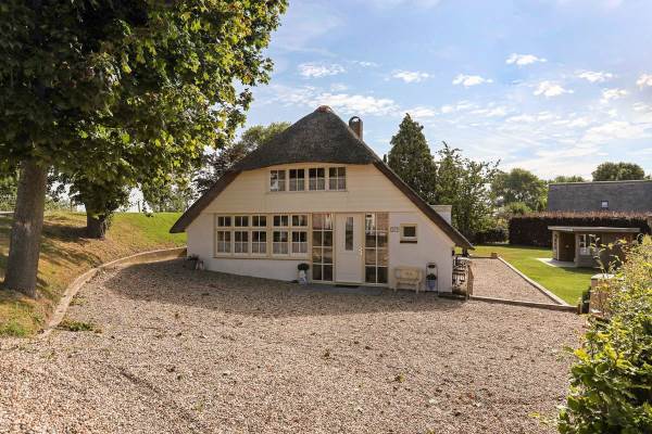 Woning Maasdijk 207 Wijk en Aalburg
