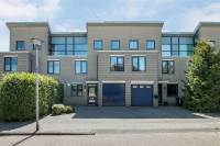 Woning Theo Mann-Bouwmeesterstraat 114 Spijkenisse