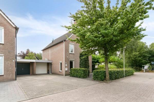 Woning Freesiaberg 24 Roosendaal