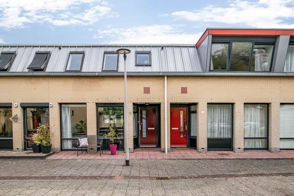 Woning Adriaan Pieterslaan 8 Hendrik-Ido-Ambacht