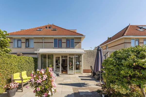 Woning Burg Van Heugtenlaan 110 Nieuwerkerk aan den IJssel