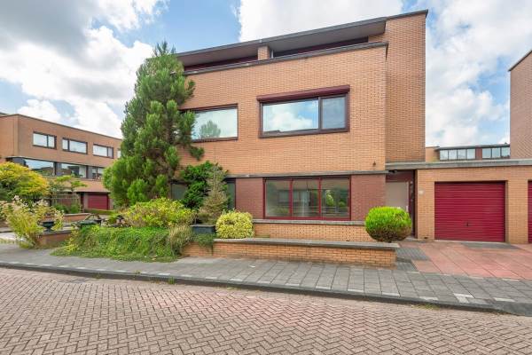 Woning Belle van Zuylenstraat 10 Maassluis