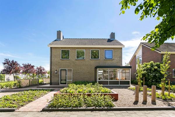 Woning J F Kennedylaan 37 Uithuizen