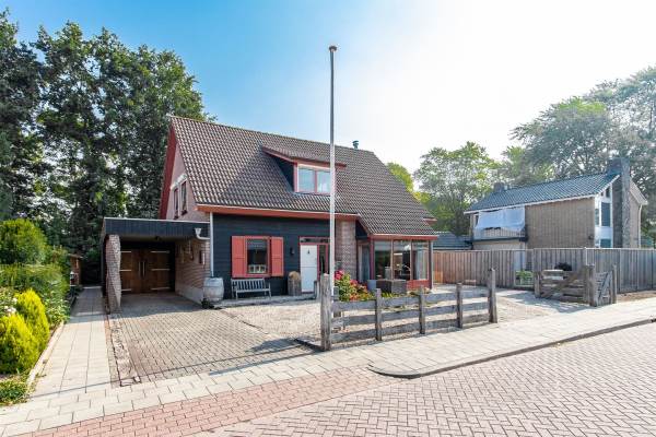 Woning Prins Bernhardstraat 2 Andel