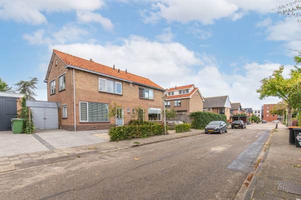 Woning Hazelaarlaan 32 Ameide