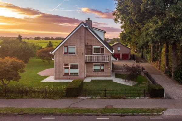 Woning Bovenheigraaf 124 't Loo Oldebroek