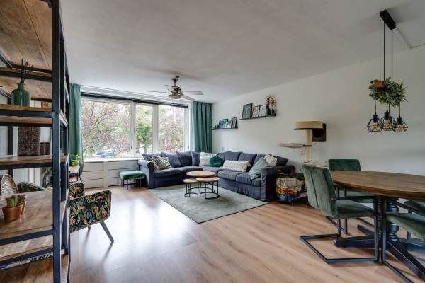 Woning Burgemeester Caan van Necklaan 70 Leidschendam