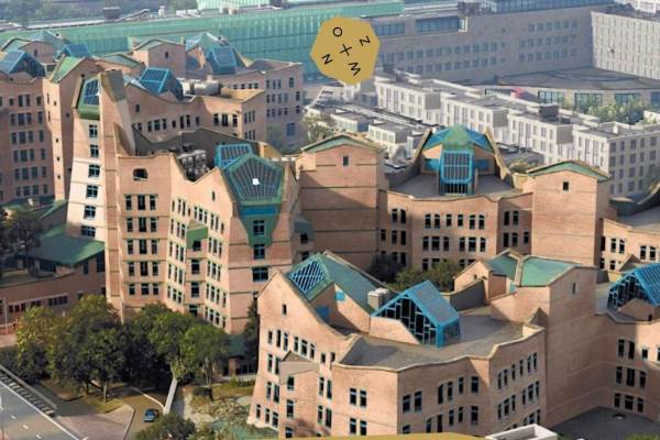 Woning Bijlmerplein 886 - B 4 Amsterdam