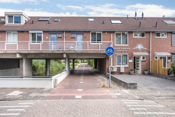 Woning Rigolettostraat 103 Spijkenisse