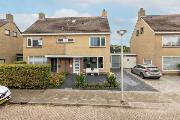 Woning Esdoornstraat 5 Rockanje