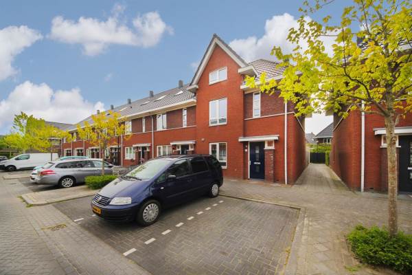 Woning Marie van Zeggelenlaan 14 Beverwijk