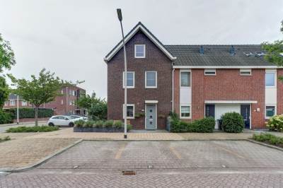 Woning Steur 318 Hendrik-Ido-Ambacht
