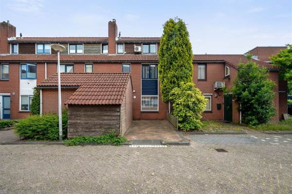 Woning Aardbeiengaard 9 Spijkenisse