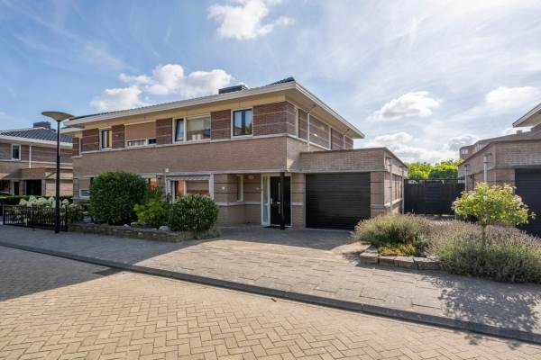 Woning Dokter Van Dongenkade 12 Oud-Beijerland