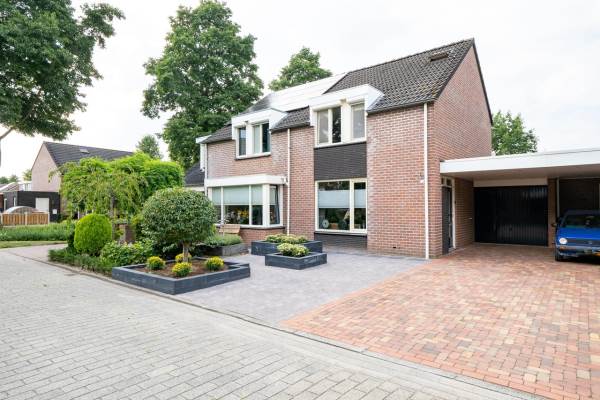Woning J R Kerkdijkstraat 6 VRIEZENVEEN