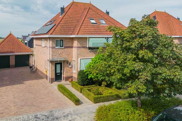 Woning Nicolaas Beetsstraat 13 Sommelsdijk