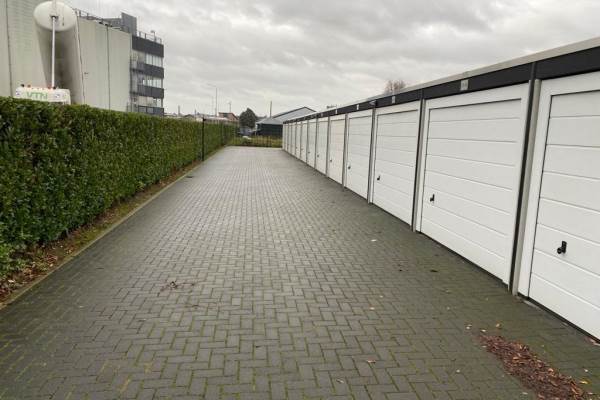 Garage Pater van den Elsenlaan 2651 Veghel