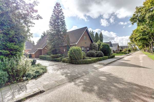 Woning Kanaal B ZZ 180 Emmer-Compascuum