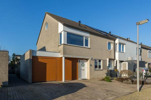 Woning Dom Helder Camarastraat 108 Purmerend