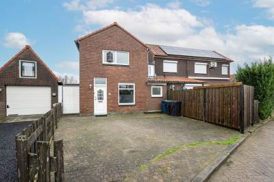 Woning Molendijk 74 Stad aan 't Haringvliet