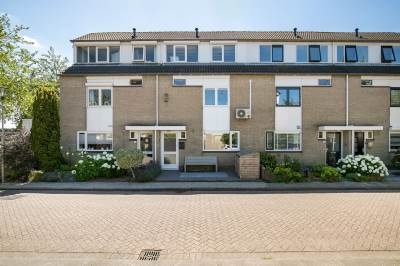 Woning Van den Bergstraat 50 Oud-Beijerland