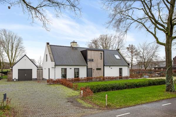 Woning Bredasebaan 92 Sprundel