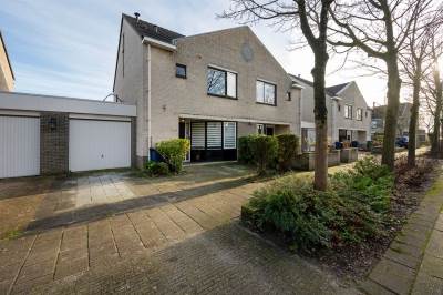 Woning Esdoornplantsoen 49 Almere