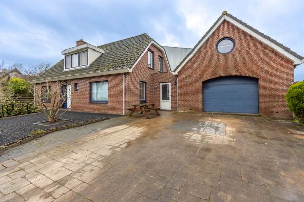 Woning C.M. van Houwelingweg 2 Giessenburg