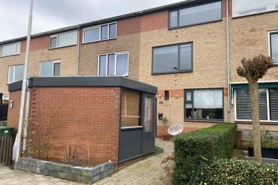 Woning Klaproosstraat 25 Klaaswaal