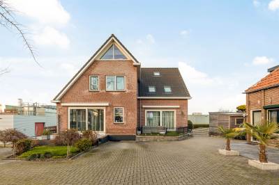 Woning Westeinde 54 Roelofarendsveen