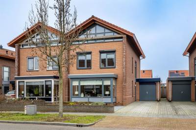Woning Avenue 18 Almelo