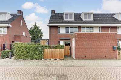 Woning Zeldenrustlaan 9 Raamsdonksveer