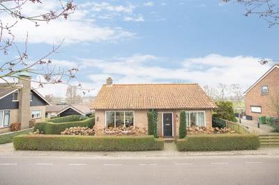 Woning Oud-Cromstrijensedijk WZ 24 Klaaswaal