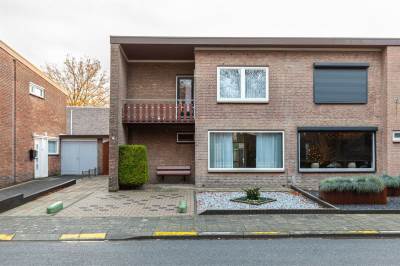 Woning Jean Barbou van Roosterenstraat 22 Born