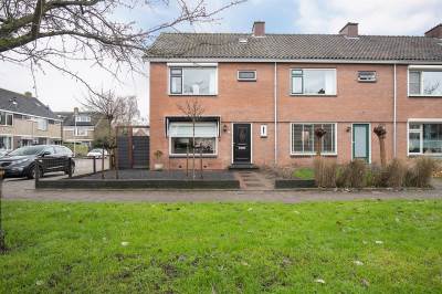 Woning Lokkenstraat 1 's-Gravendeel