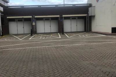 Garage Burgemeester van Fenemaplein 27g Zandvoort