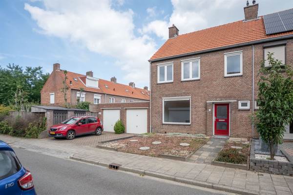 Woning Pastoor Welschstraat 1 Geleen