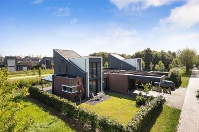 Woning Ernst Casimirlaan 1 Heerenveen