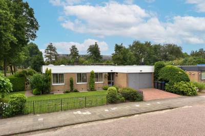 Woning Burgemeester van Baaklaan 1 Wilnis