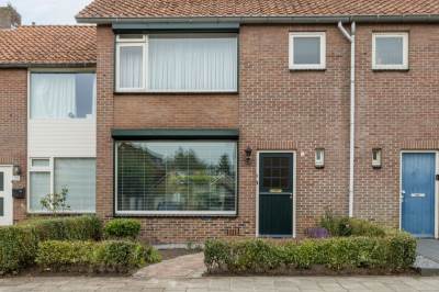 Woning Middenweg 8 Rijen