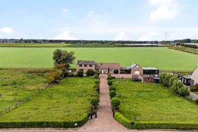 Woning Hoge Zeedijk 22 Zevenbergschen Hoek (Gem. Moerdijk)