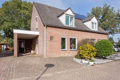 Woning Eikenhof 25 Grashoek