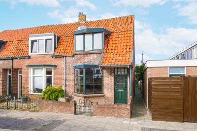 Woning van der Duyn van Maasdamstraat 2 Den Helder