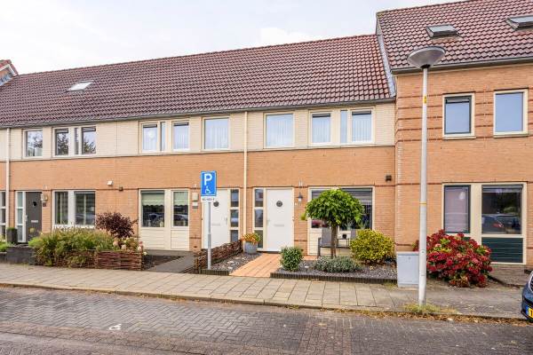 Woning J.H. L.-van Herwaardenstraat 75 Meteren