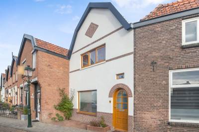 Woning Stationsweg 37 Geertruidenberg